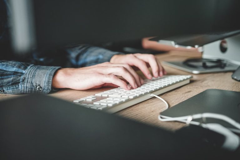 Bezpieczne i niebezpieczne formaty plików ofertowych. Czyli jak nie dać się zhakować w głupi sposób.